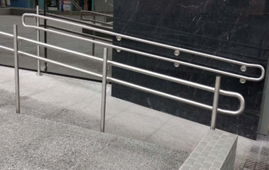 Instalação de Corrimão Duplo Rampa Centro de São Paulo - Corrimão para Rampa de Cadeirante